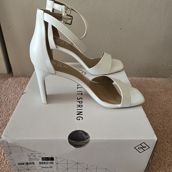 White dress sandals - Picture 2 of 3